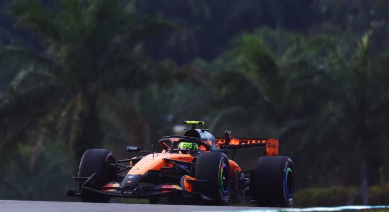 Norris megrovást kapott a safety car mögötti hibájáért, az Audit megbírságolták