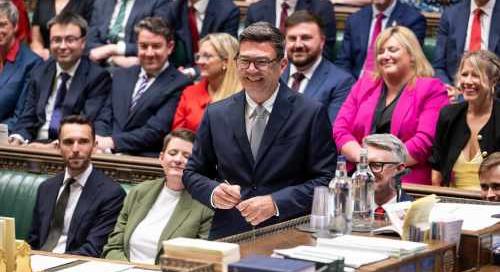 Andy Burnham átveszi a brit miniszterelnöki tisztséget a leköszönő Keir Starmertől