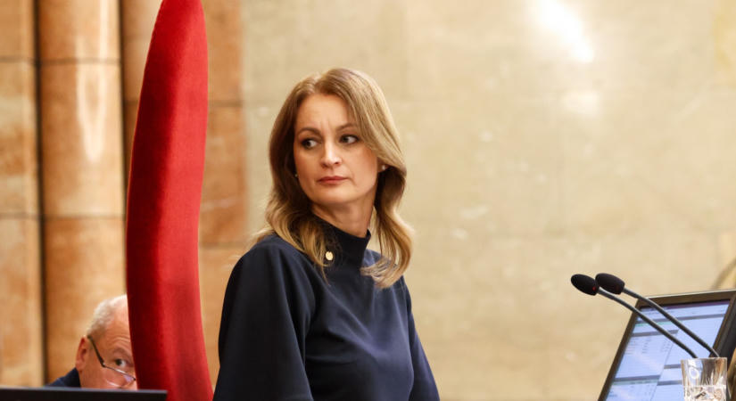 Forsthoffer Ágnes 18 évesen az Anna-bál királynője volt