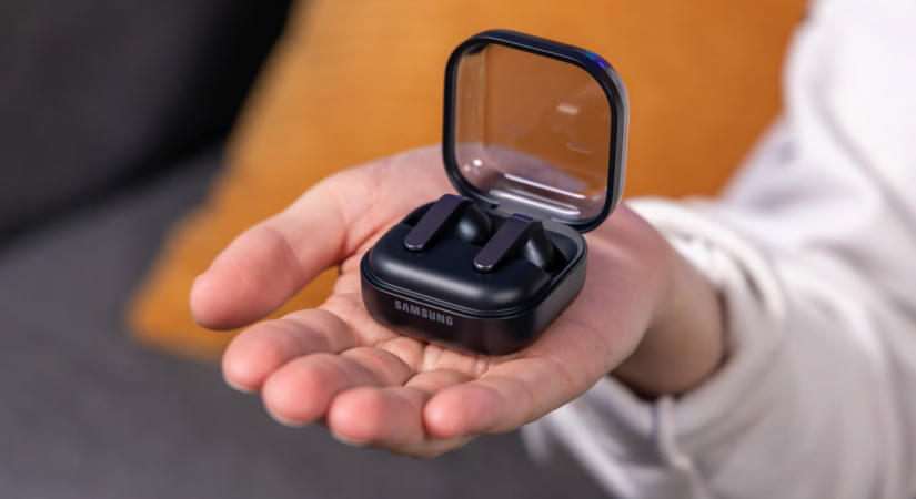 Fülre csíptethető Galaxy Buds készül a Samsungnál