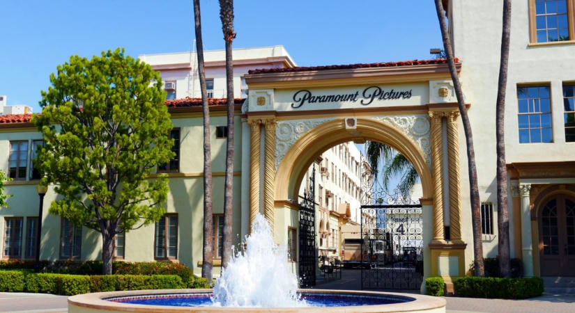 Hollywood új óriása születhet: megnyílt az út a Paramount 110 milliárd dolláros Warner-felvásárlása előtt
