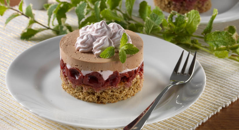 Ez a csokis-meggyes tortácska bárkit levesz a lábáról - recept