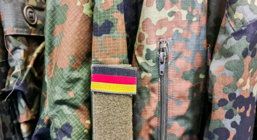 Egy német altábornagy szerint sürgősen fejleszteni kell a Bundeswehrt - Orosz támadástól fél