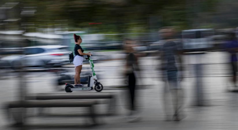 Magyar Péter bejelentette a szigorúbb rollerszabályozás részleteit