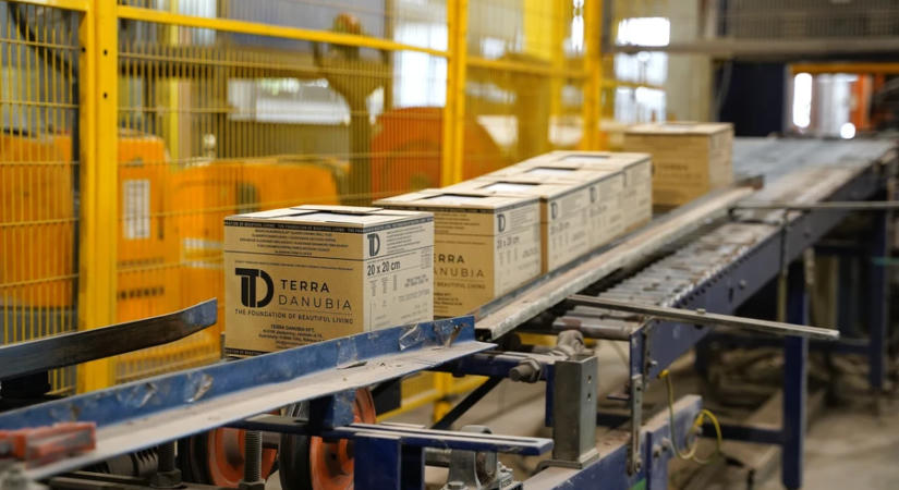 Magyar kézben indult újra a burkolólapgyártás Tófejen, a romhányi telephely és a bányászati jogok is a Terra Danubia tulajdonába kerültek