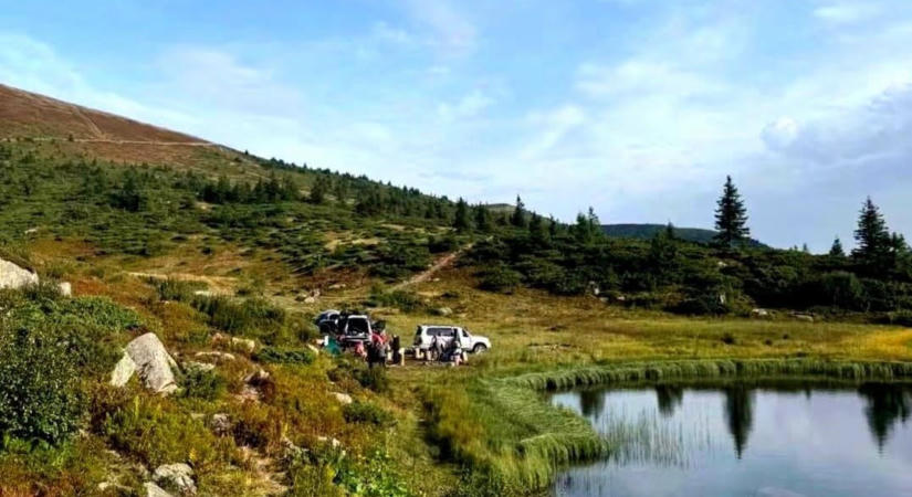 Turistákra támadhattak egy kárpátaljai hegyi tó közelében