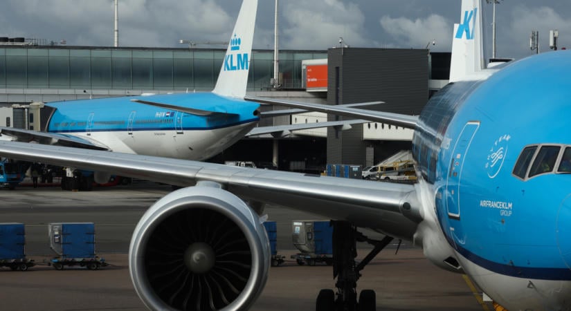 Repülés közben robbant fel egy hordozható akkumulátor a KLM gépén, egy volt EP-képviselő használta