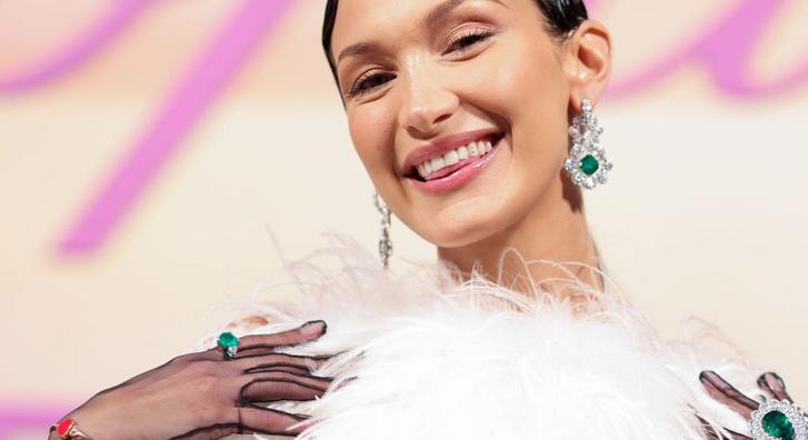 Bella Hadid az utcán villantotta meg formás hasát