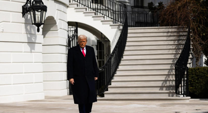 Trump beszélt a Holddal kapcsolatos ambícióiról