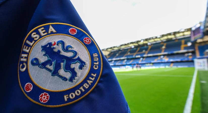 Kivásárolták Todd Boehlyt a Chelsea-ből, az elnöki székből is távozik