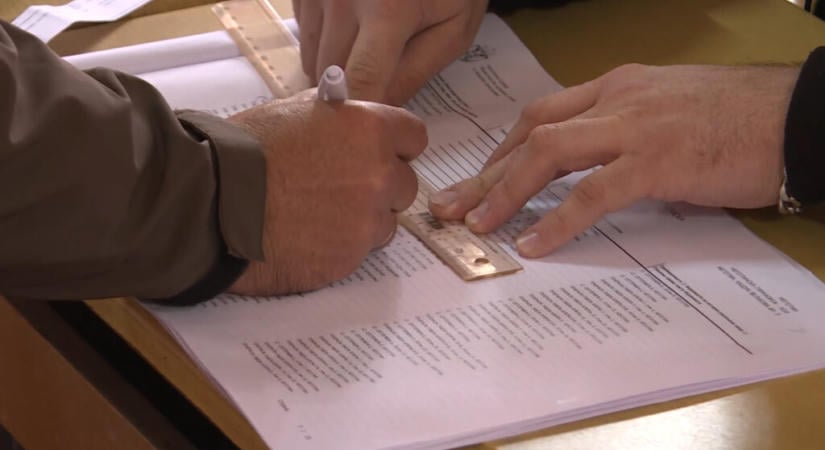 Negyvenkét községben több választópolgár van, mint lakos
