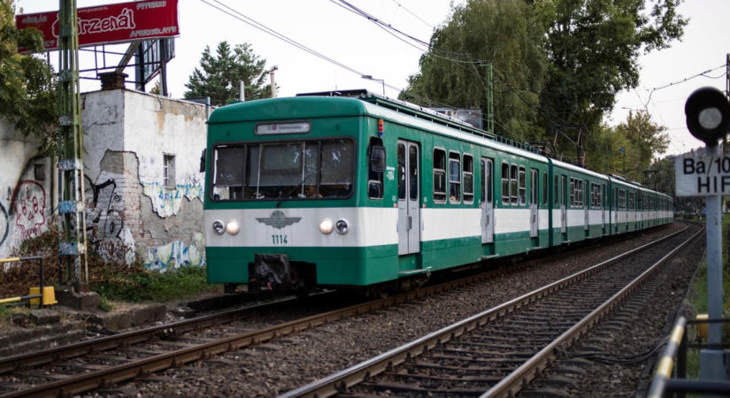Dráma videón, ahogy elüti a HÉV kerékpárost