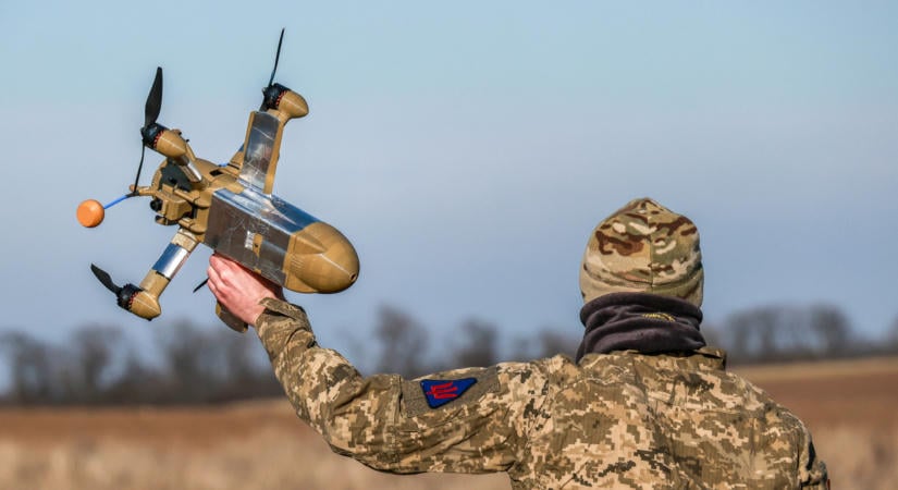 Bemondta az európai vezető: a NATO-nak minél hamarabb ukrán fegyverekre van szüksége