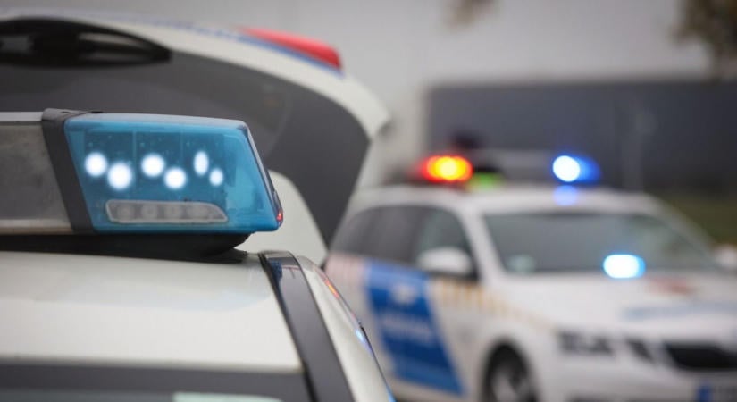 Gátlástalan rablás Nyíregyházán: hátulról tépte le a nő nyakláncát, kamerafelvétel alapján keresi a rendőrség!