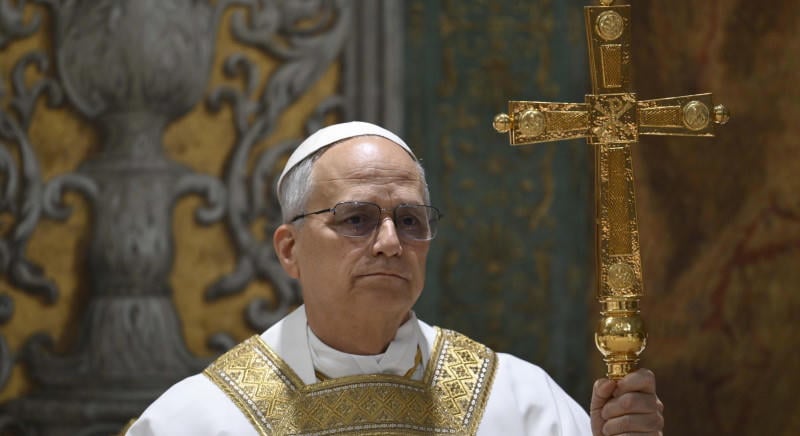 Tervek szerint halad XIV. Leó pápa műtét utáni lábadozása