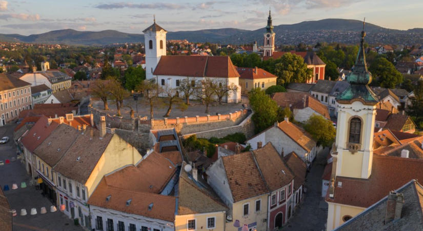 Újra megnyitnak a szentendrei templomok
