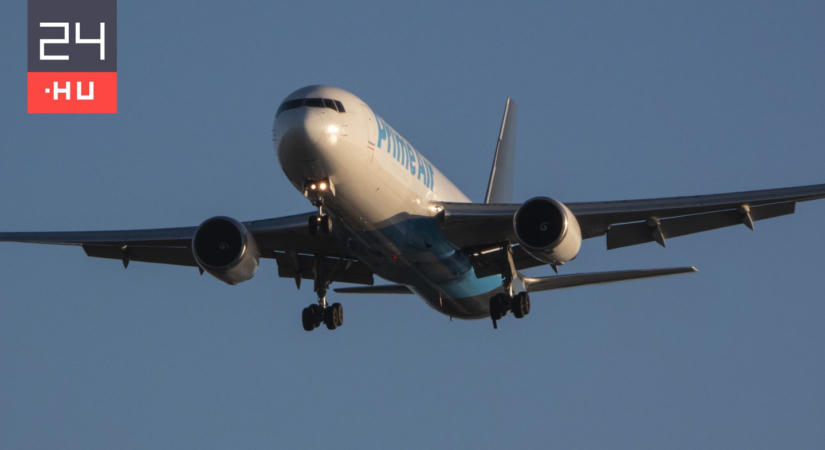 Lángoló Boeing 767-es okozott riadalmat a Miami reptéren: túlfutott a kifutópályán, közúton állt meg