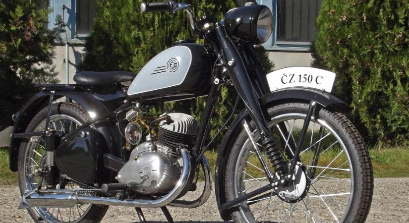 Ilyennek képzelték a népmotort Csehszlovákiában - CZ 150 C (1950) veteránteszt
