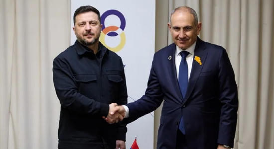Zelenszkij ismertette az örmény miniszterelnökkel folytatott beszélgetésének tartalmát