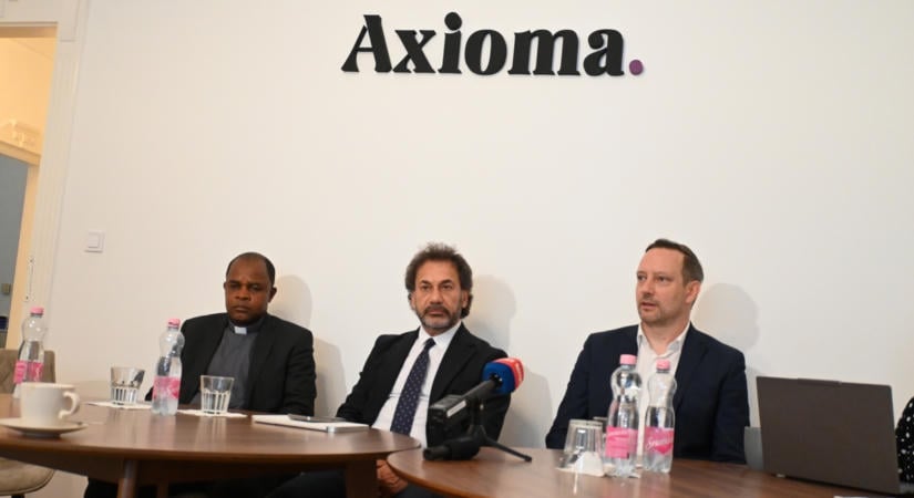„Nem hagyhatjuk, hogy senki ne vegye fel a telefont” – Azbej Tristan és az Axioma Központ az üldözött keresztényekért (VIDEÓ)