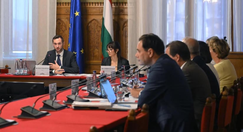Hét jelöltet hallgatott meg az Országgyűlés szakbizottsága a médiatanács elnöki posztjára