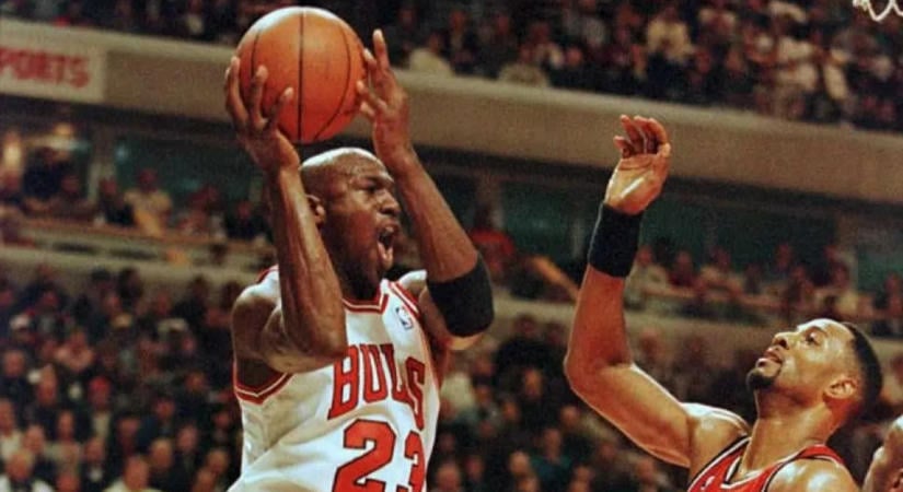 Bődületes rekord: Michael Jordan legendás mezéért felfoghatatlan összeget fizettek