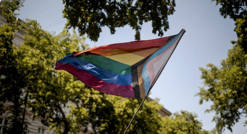 Novák Előd nem érti, miért vitt vizet a Honvédség a Pride-ra