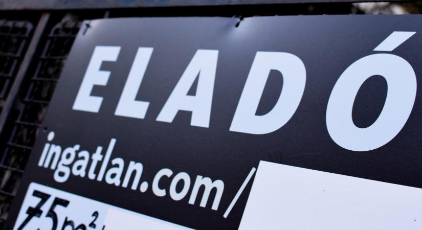 Hol a zuhanás vége: meddig eshetnek a lakásárak?