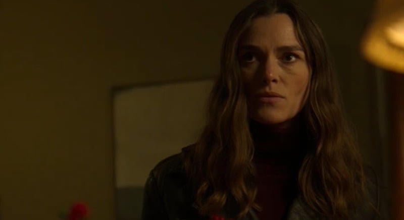 Minden eddiginél vékonyabb jégen táncol: jön Keira Knightley sorozatának 2. évada