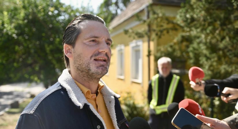 Havasi arról, hogy Orbán Párizsban van: „Jelenleg min tudna változtatni, ha itthon lenne?”