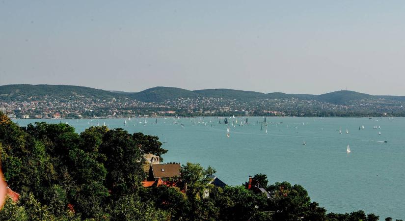 Itt tartanak az árak: ennyibe kerül idén nyáron a fagylalt és a hamburger a Balatonnál