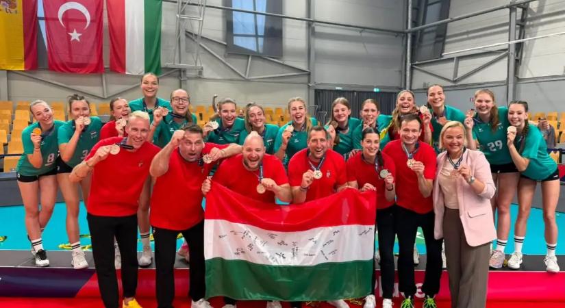 Bronzérmes az U18-as női röplabda-válogatott az Európa-bajnokságon