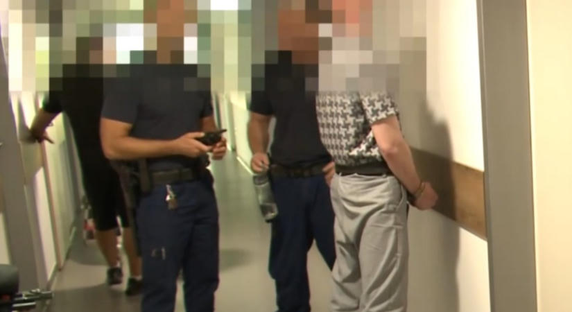 Bevallotta a kiskunlacházi apa, hogy megölte újszülött gyermekét, majd az emésztőgödörbe dobta – mégsem született ítélet