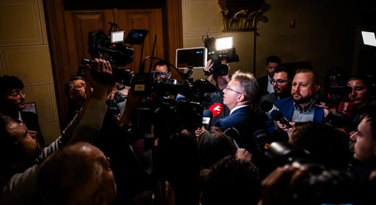 A Fidesz még nem mond le Hankó Balázsról, de alakulhat úgy, hogy elveszíti a mandátumát