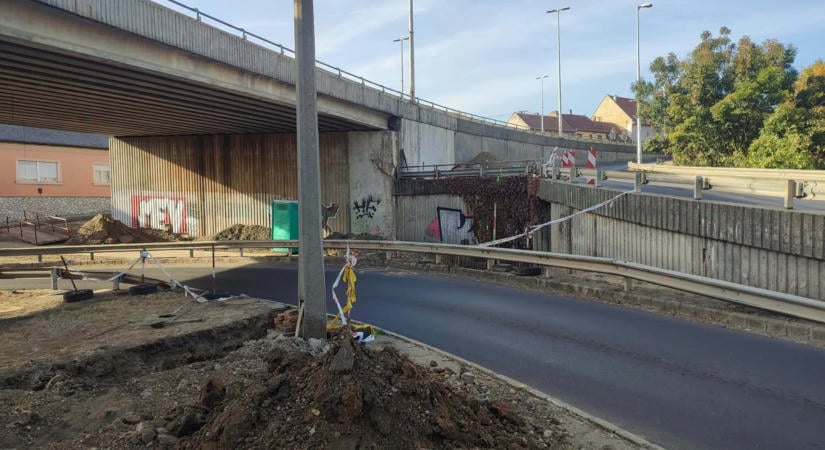 Teljes útzár lesz két éjszakán a Ráckapu téren, a viaduktnál a vízvezeték felújítása miatt