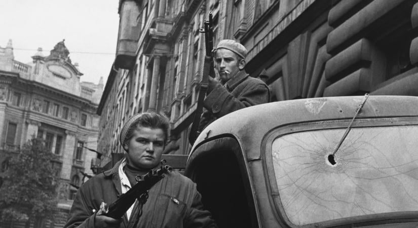 Sebesülteket mentettek, fegyvert fogtak – nők az 1956-os forradalomban
