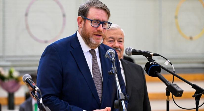 Hiába a bizalmatlansági indítvány, Szöllősi György maradt a sportújságíró-szövetség élén