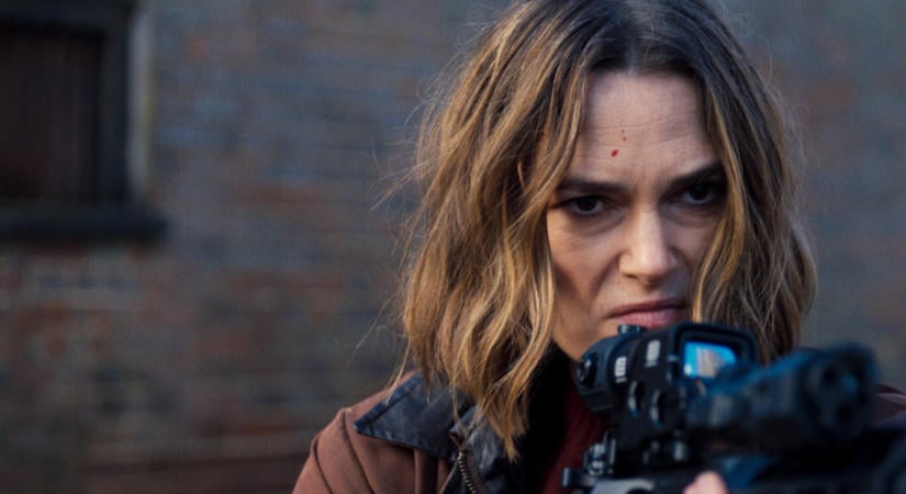 Hamarosan a Netflixen: Magyar feliratos előzetest kapott a Fekete galamb 2. évada Keira Knightley-val