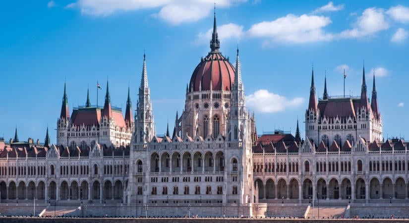 Újabb titkos kormányhatározatokat hoz nyilvánosságra a kormány: erről rántják le a leplet