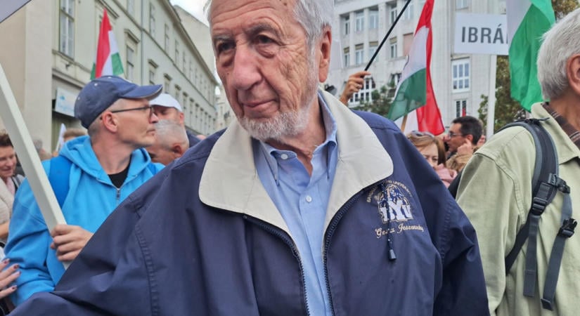 Aggódik Jeszenkszky Géza, mert megszüntették a kalapácsos támadója letartóztatását