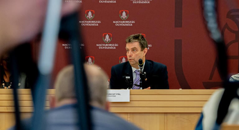 Kitálal a volt főügyész, eddig nem hallott információk kerülhetnek elő a vizsgálóbizottság ülésén