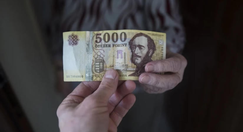 Nagy változás jön a nyugdíjaknál: nem oda kerül a pluszpénz, ahová várták