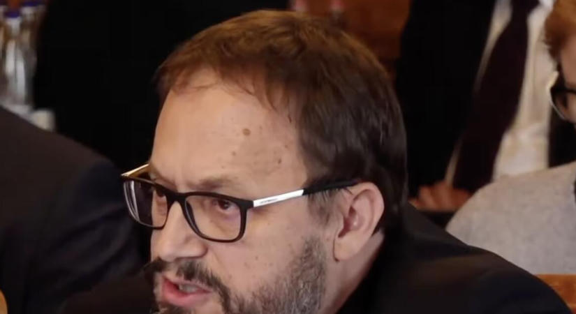 Kármán András elárulta, mennyi közpénz folyt a Mandinerhez