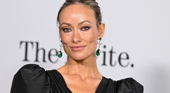 Olivia Wilde rafinált kivágású ruhában lopta el a show-t a vörös szőnyegen