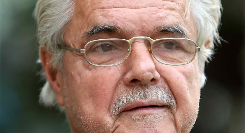 Ismét eladó Oszter Sándor legendás balatoni villája, most csupán egy budapesti ház árát kérik érte