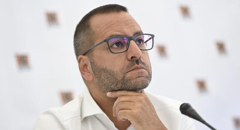 Lánczi Tamás felháborodott: szerinte zaklatás és terrorizálás, ha kérdést kap egy újságírótól