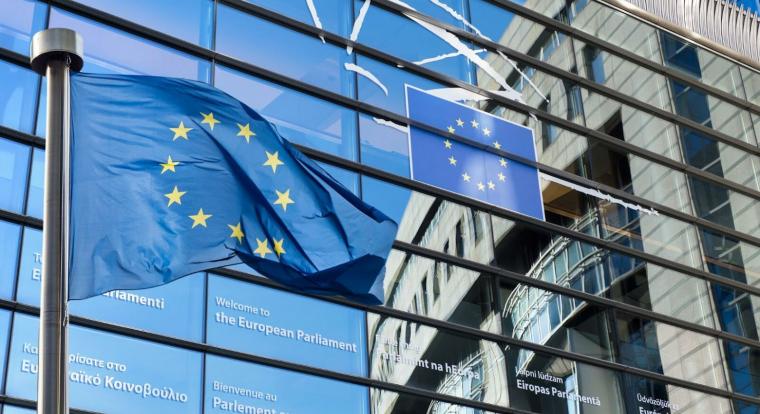 Saját AI-platformot kap az Európai Parlament