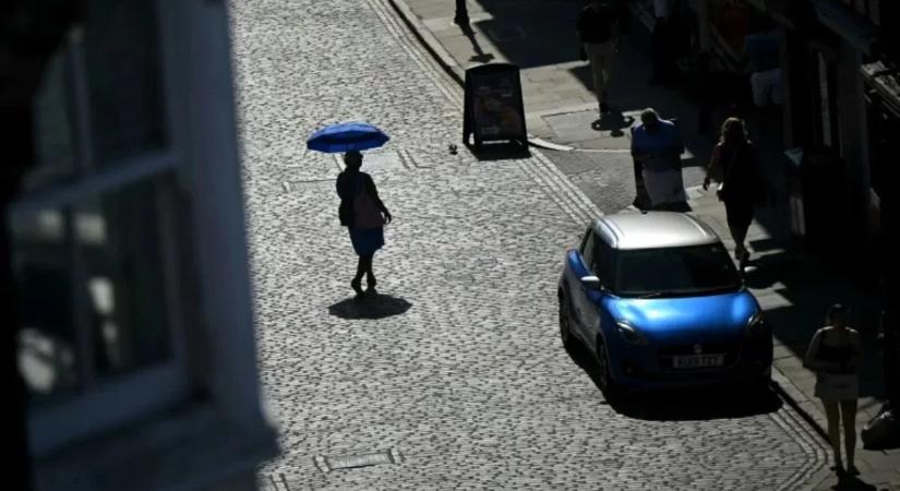 A júniusi hőhullám több mint 1 milliárd fontba került a brit gazdaságnak