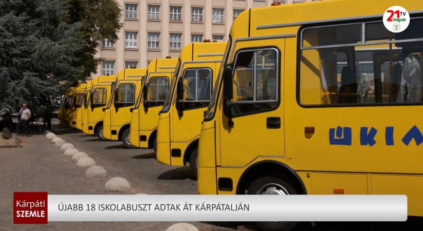 Újabb 18 iskolabuszt adtak át Kárpátalján (videó)
