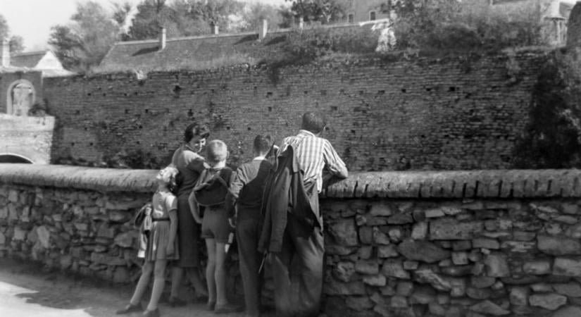 Retró fotókon a vizek városa: ilyen volt gyereknek lenni a '70-es években Tatán